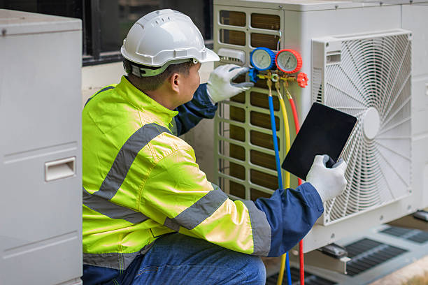 Professional Hvac technician working in Columbus, MS